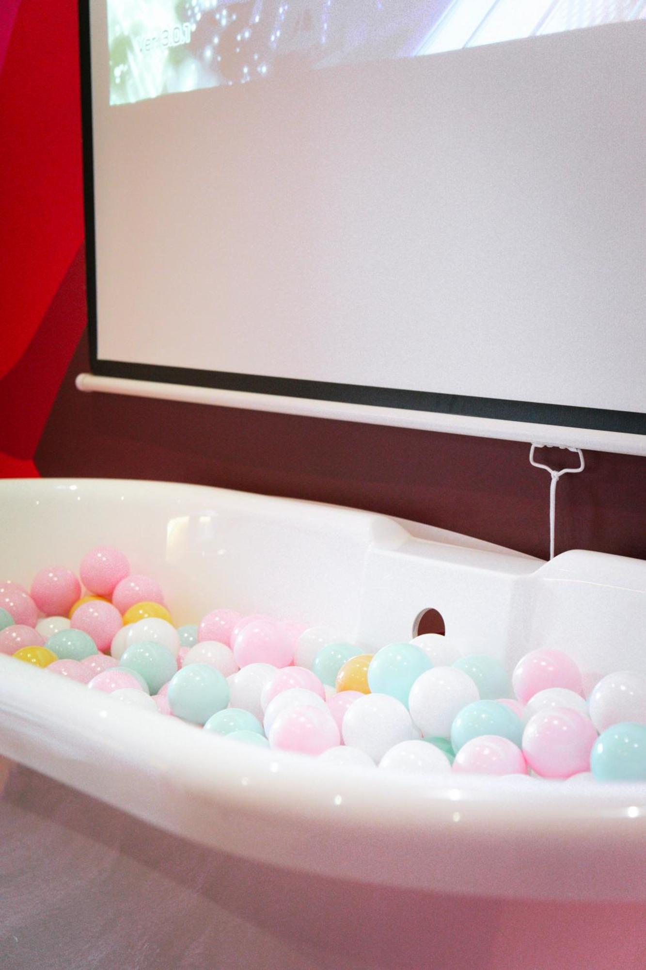 Capsule Girl Power Spa - Balneo - Sauna - Karaoke - Billard - 2 Chambres Charleroi Esterno foto