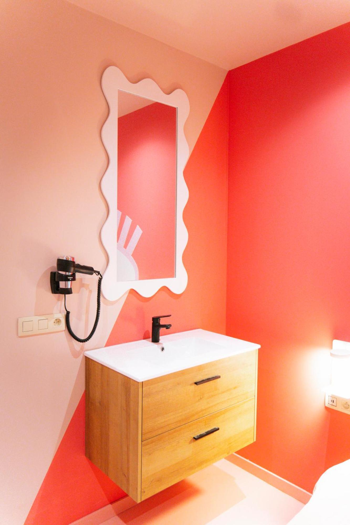 Capsule Girl Power Spa - Balneo - Sauna - Karaoke - Billard - 2 Chambres Charleroi Esterno foto