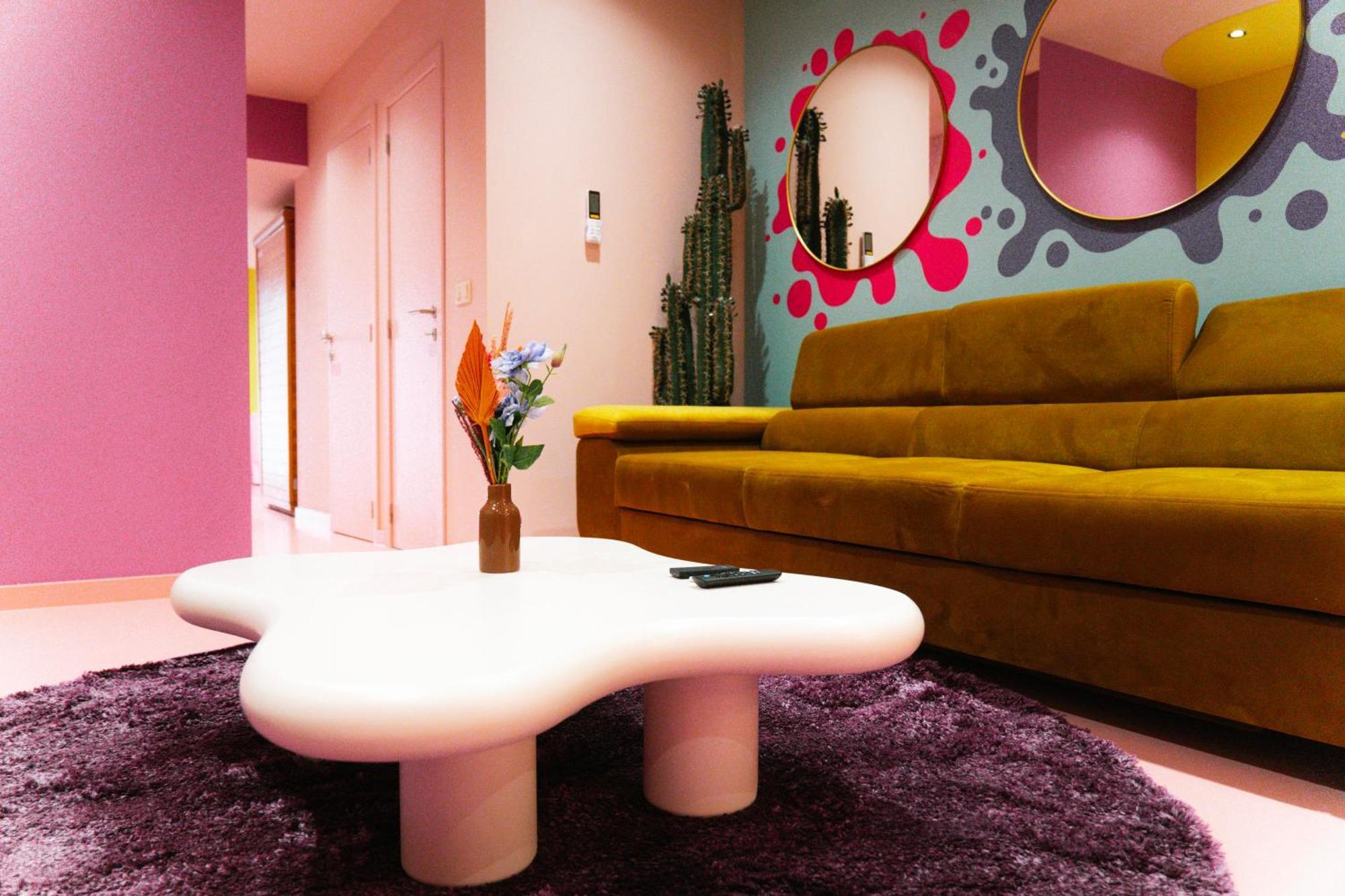 Capsule Girl Power Spa - Balneo - Sauna - Karaoke - Billard - 2 Chambres Charleroi Esterno foto