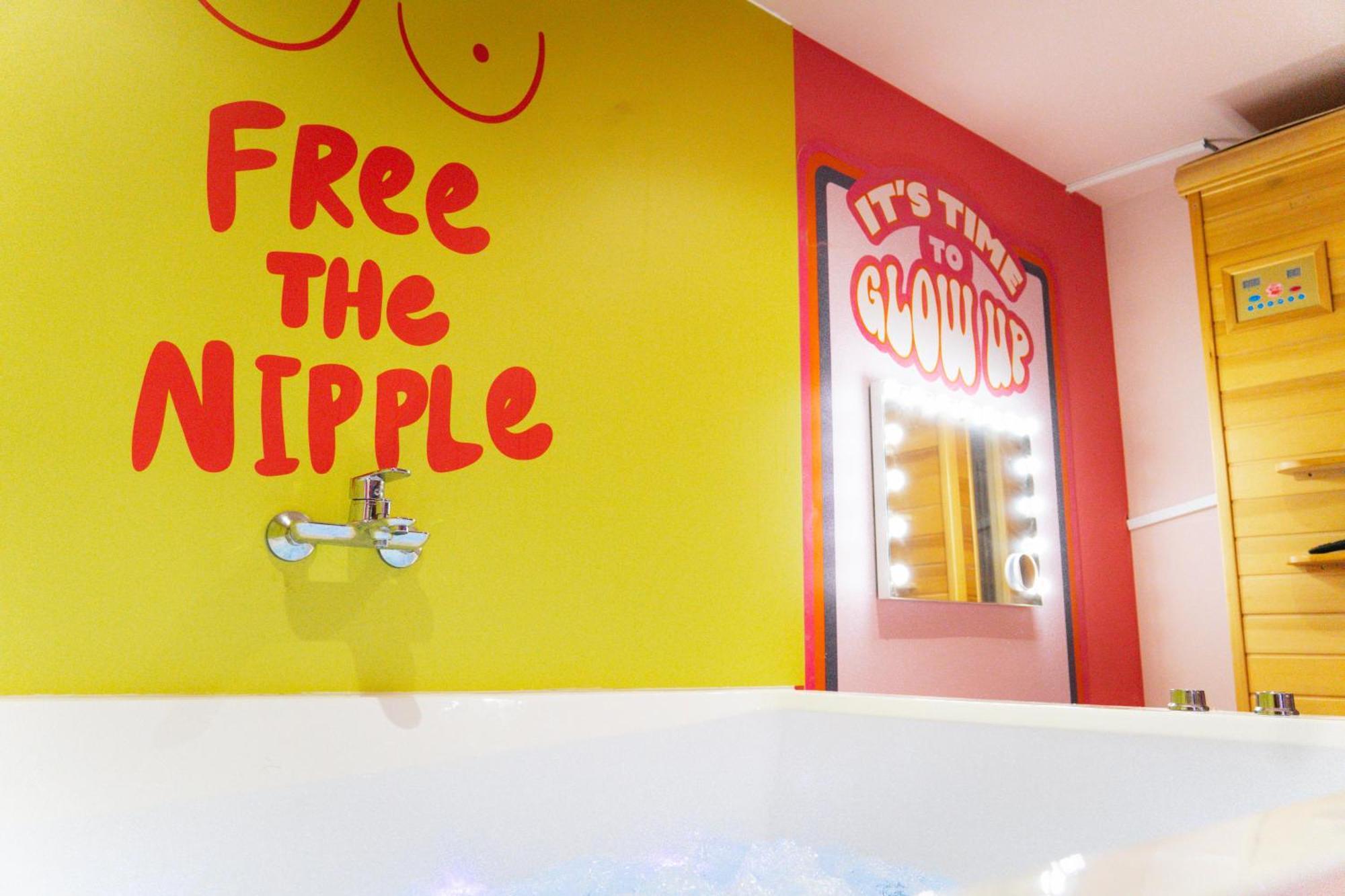 Capsule Girl Power Spa - Balneo - Sauna - Karaoke - Billard - 2 Chambres Charleroi Esterno foto