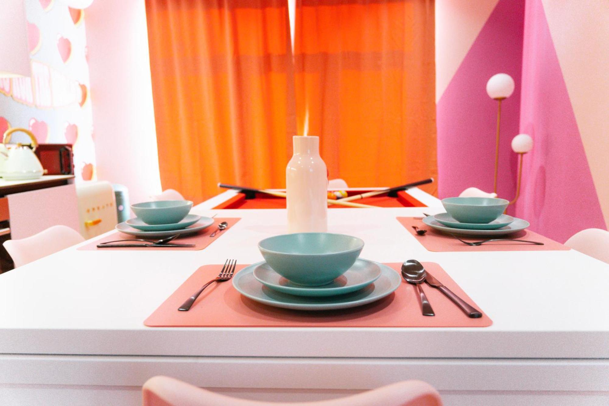 Capsule Girl Power Spa - Balneo - Sauna - Karaoke - Billard - 2 Chambres Charleroi Esterno foto