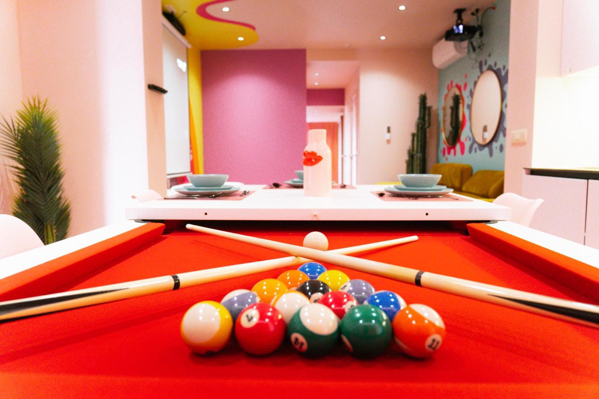 Capsule Girl Power Spa - Balneo - Sauna - Karaoke - Billard - 2 Chambres Charleroi Esterno foto